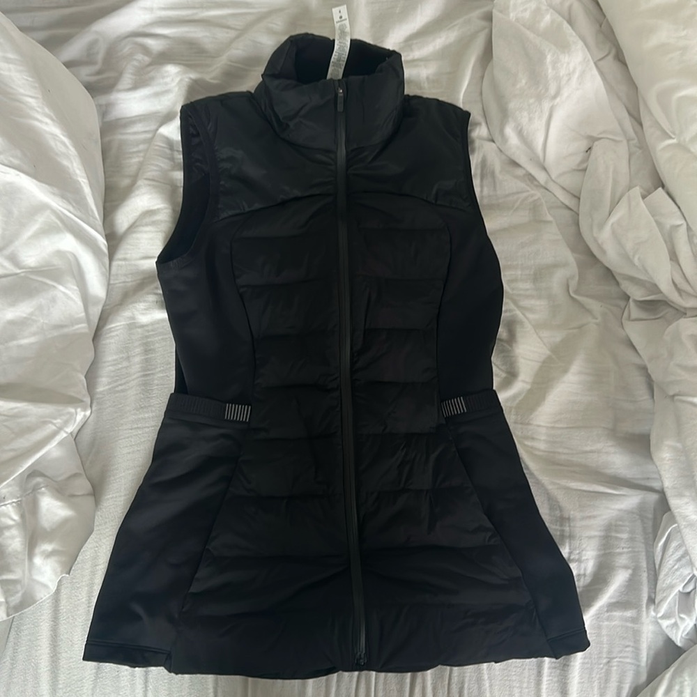 Lululemon vest size 4 never worn